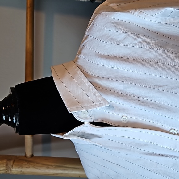 Thomas PINK Tailored Fit with French Cuff - Picture 4 of 9